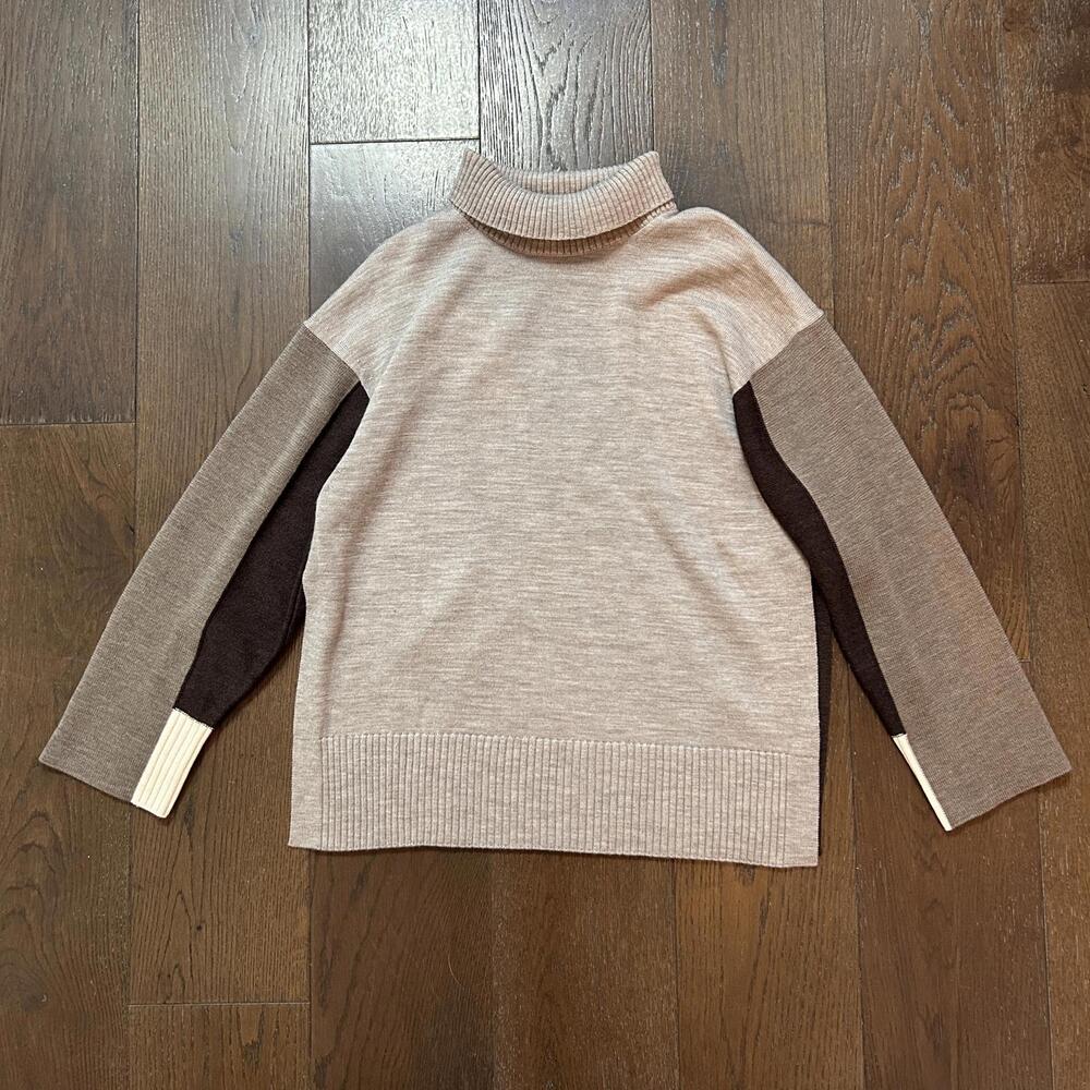 COS Colour Block Turtleneck 100% Wool Sweater Size XS Oversized Side Slits NWOT